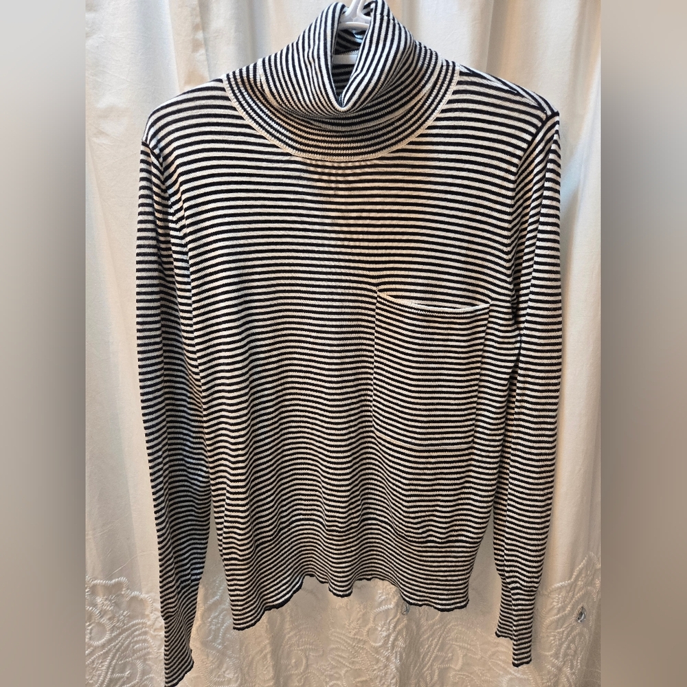 ⚠️ Striped Black and White Turtleneck Sweater